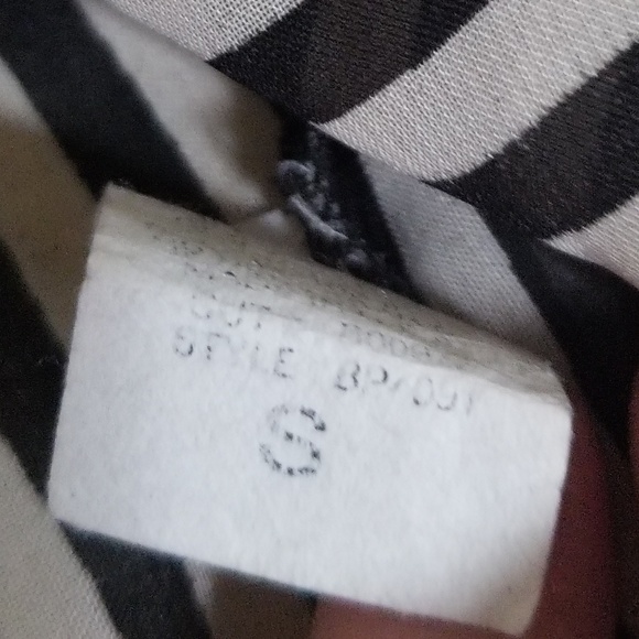 Blu Planet - B&W Striped Blouse Tank w/ Embellish - Picture 6 of 6